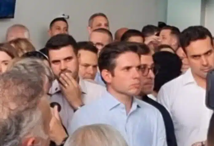Hugo Motta reage a fala de vice da Câmara sobre pautar anistia e prisão de Bolsonaro