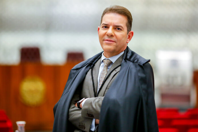 Ministro do STJ mantém afastamento de juiz da Paraíba suspeito de fraude em decisões judiciais