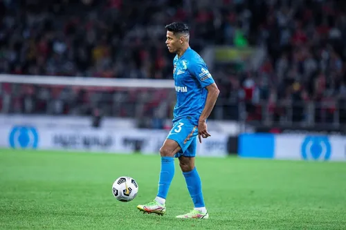 
				
					Douglas Santos celebra retorno à Seleção e fala sobre adaptação de brasileiros no Zenit
				
				