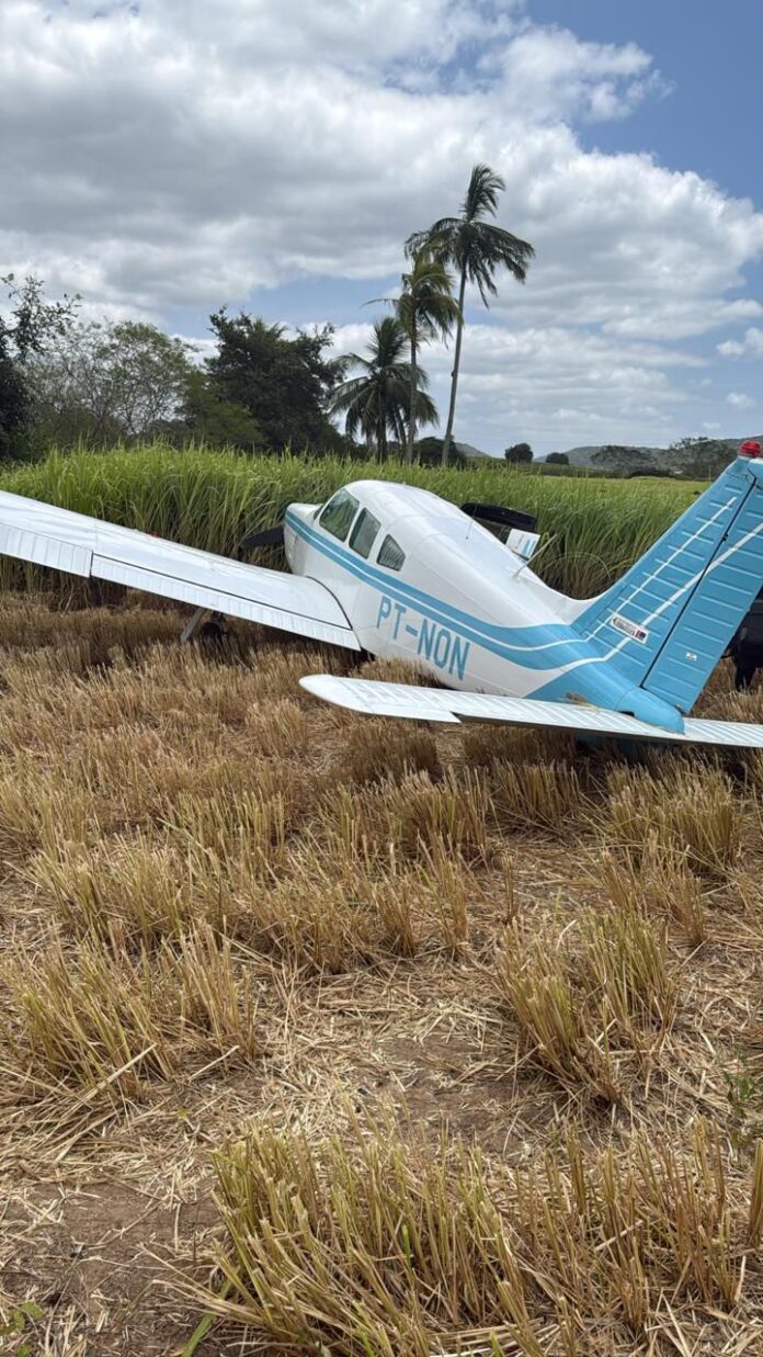 Aeronave que transportava Cícero Lucena sofre pane e faz pouso de emergência no Brejo da Paraíba