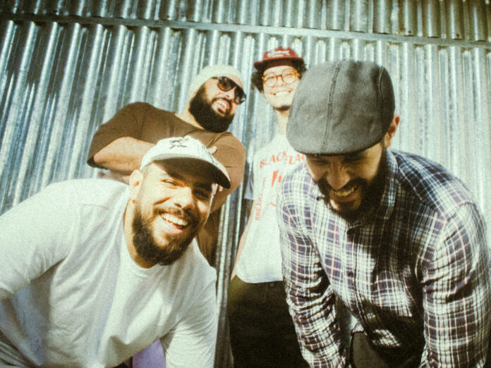 'Arquibancada Sol', novo álbum da banda, é lançado