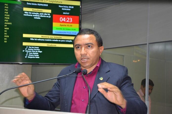 Ex-líder de Bruno deixa base e coloca espaços 'à disposição''