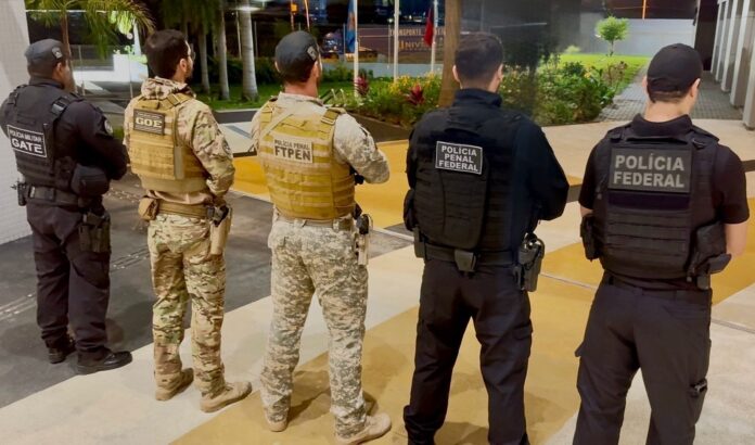 Operação cumpre mandados para desarticular estrutura de comando de facção criminosa na Paraíba