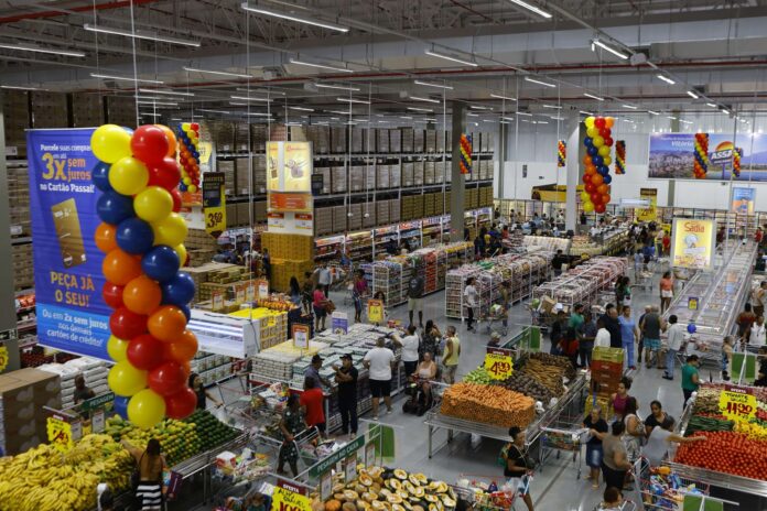 Supermercado abre mais de 60 vagas de emprego na Paraíba