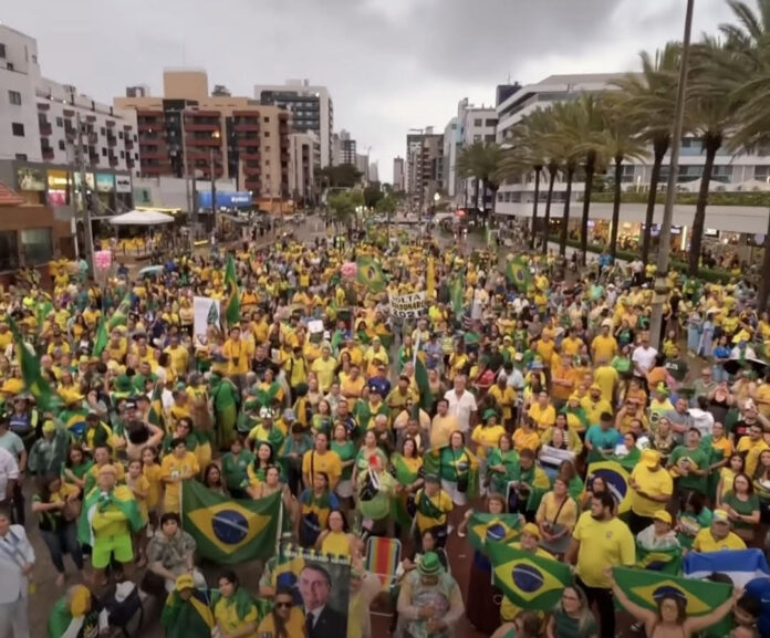 apoiadores de Bolsonaro fazem ato a favor da anistia em João Pessoa