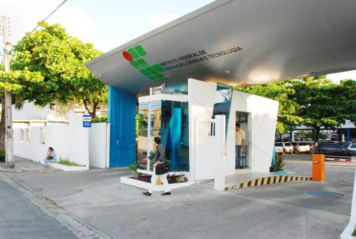 Edital do concurso do IFPB é publicado com 53 vagas e salários de até R$ 4,9 mil
