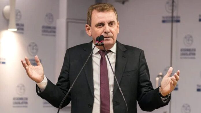 Na CBN, Chico Mendes diz que não pode 