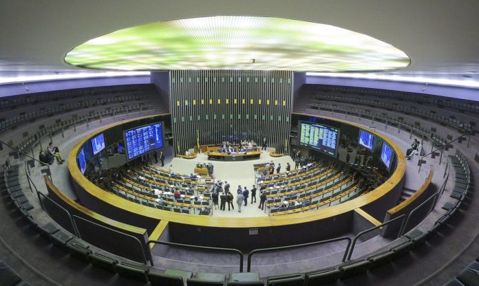 Câmara dos Deputados pode votar hoje o projeto de combate ao crime organizado