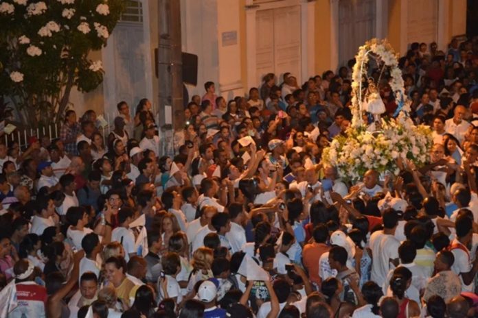 Romaria da Penha reúne quase meio milhão de fiéis em 14km pelas ruas de João Pessoa
