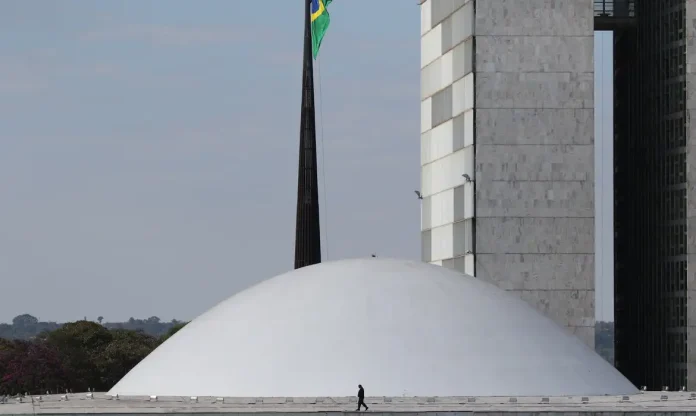 CPI do Crime Organizado ouve direção da Polícia Federal nesta terça