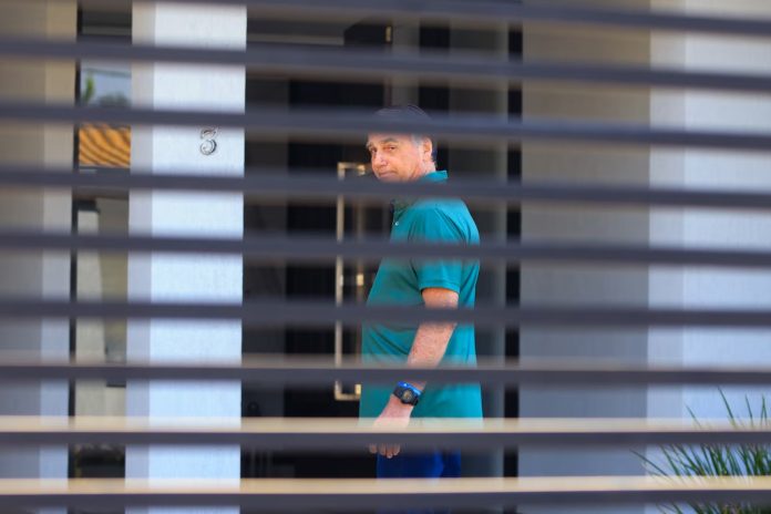 Jair Bolsonaro tem audiência de custódia neste domingo (23)