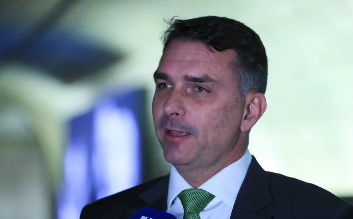 Em carta, Bolsonaro fala em ‘injustiça’ e confirma indicação de Flávio como pré-candidato
