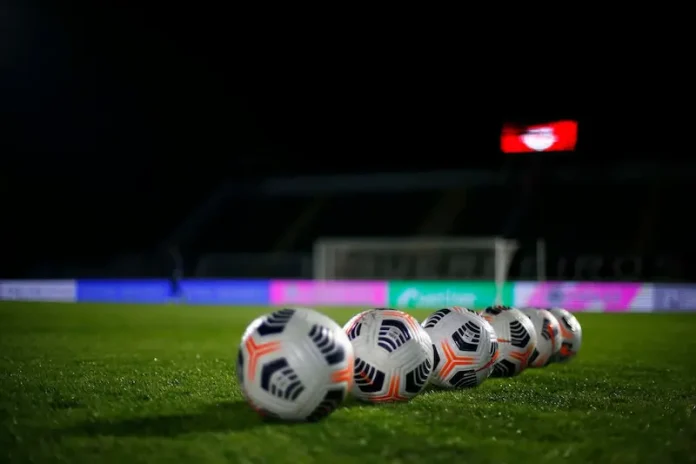 Jogos de hoje no futebol (11/12): confira horários e onde assistir