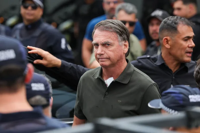 Bolsonaro na Papudinha aumenta pressão da oposição por veto à Dosimetria