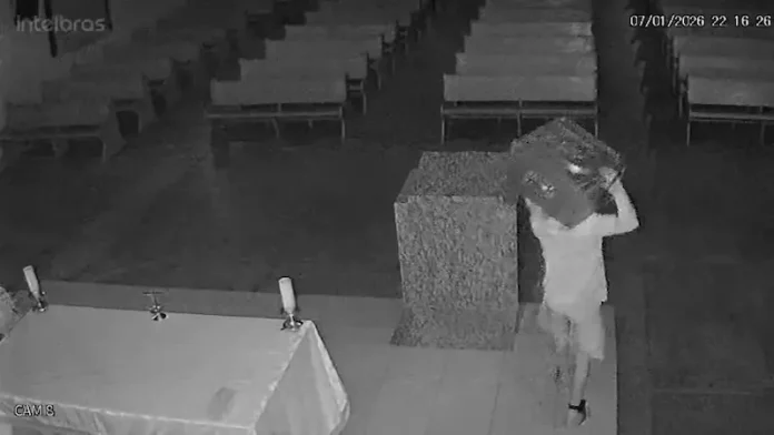 Roubo de sacrário em igreja de Bonito de Santa Fé