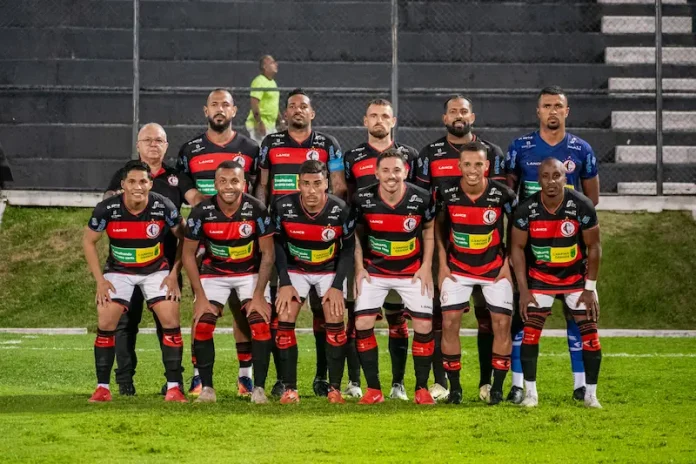 Piza roda o elenco e testa novas peças no Campinense contra o ABC