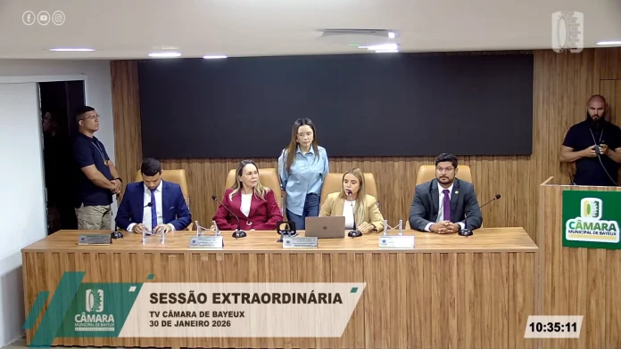 Presidente da Câmara de Bayeux descumpre decisão judicial e realiza sessão para escolha de vice-presidente
