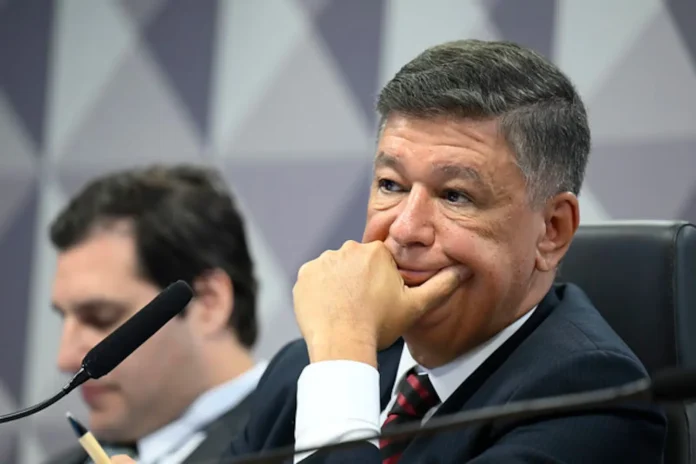 CPI do INSS adia votação de quebra de sigilos do Banco Master