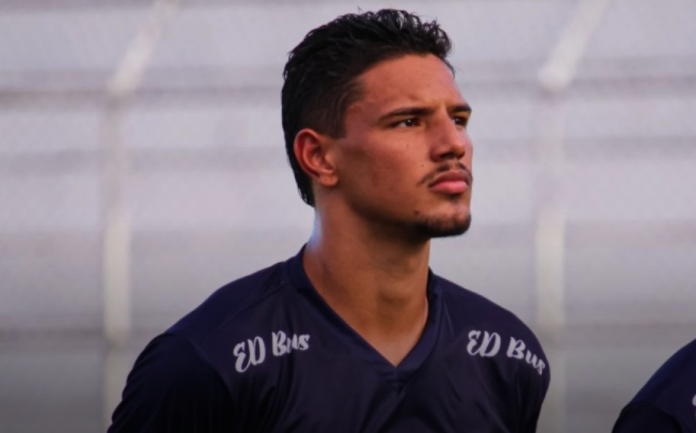 Atacante brilha sozinho e vira trunfo do Decisão contra o Treze