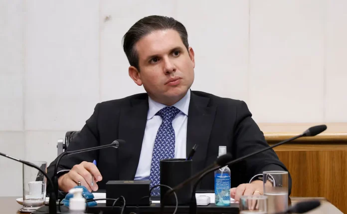 Hugo Motta pauta projeto de lei da escala 6×1 para semana que vem