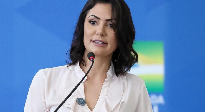 Michelle x Flávio deixa aliados sem reação por medo de desagradar Bolsonaro